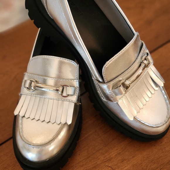 Old Navy Silver Fringe Loafers - Picture 1 of 5